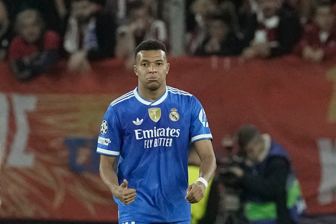 Kylian-Mbappe-a-intrat-direct-in-istoria-Ligii-Campionilor-in-Olympiacos-Real-Madrid-Hat-trick-de-senzatie-in-timp-record-1400x933.jpg