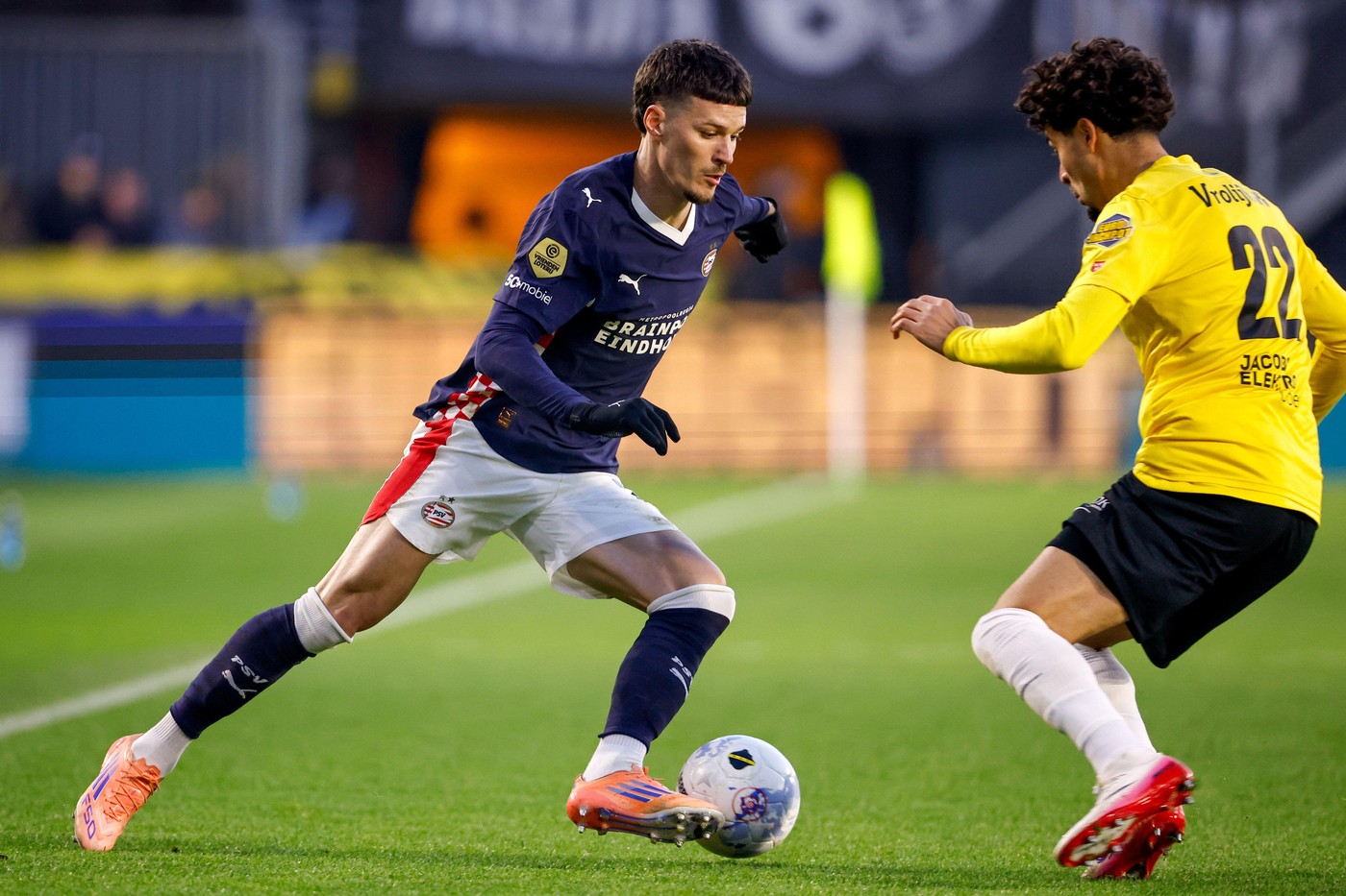 L-au văzut pe Dennis Man în ultimul meci al lui PSV și au avut cea mai dură reacție: „A stat mai mult pe jos decât a jucat. Am devenit lași?!”