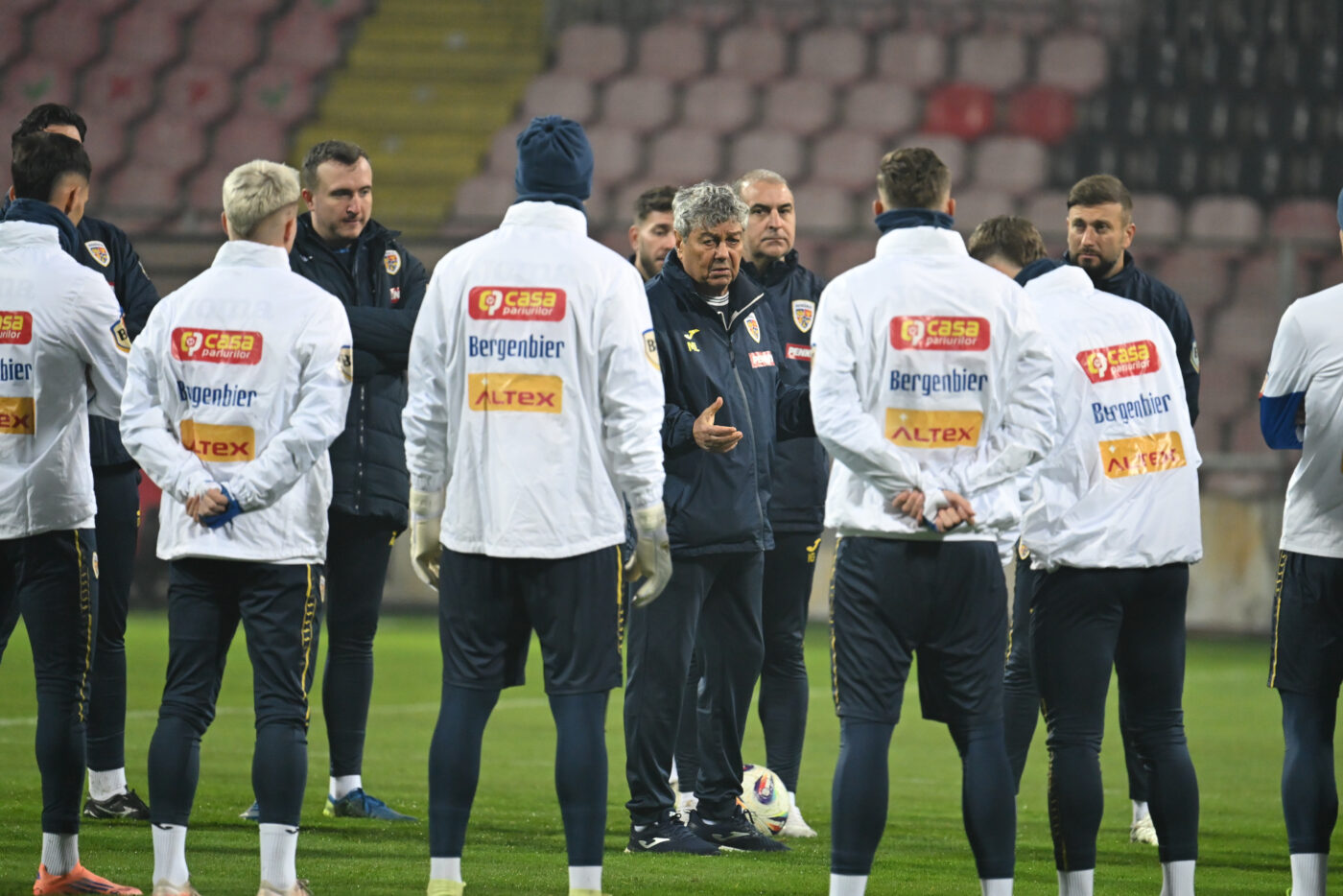 Marea surpriză a lui Mircea Lucescu în primul 11 pentru Bosnia – România. Decizia care poate cântări enorm