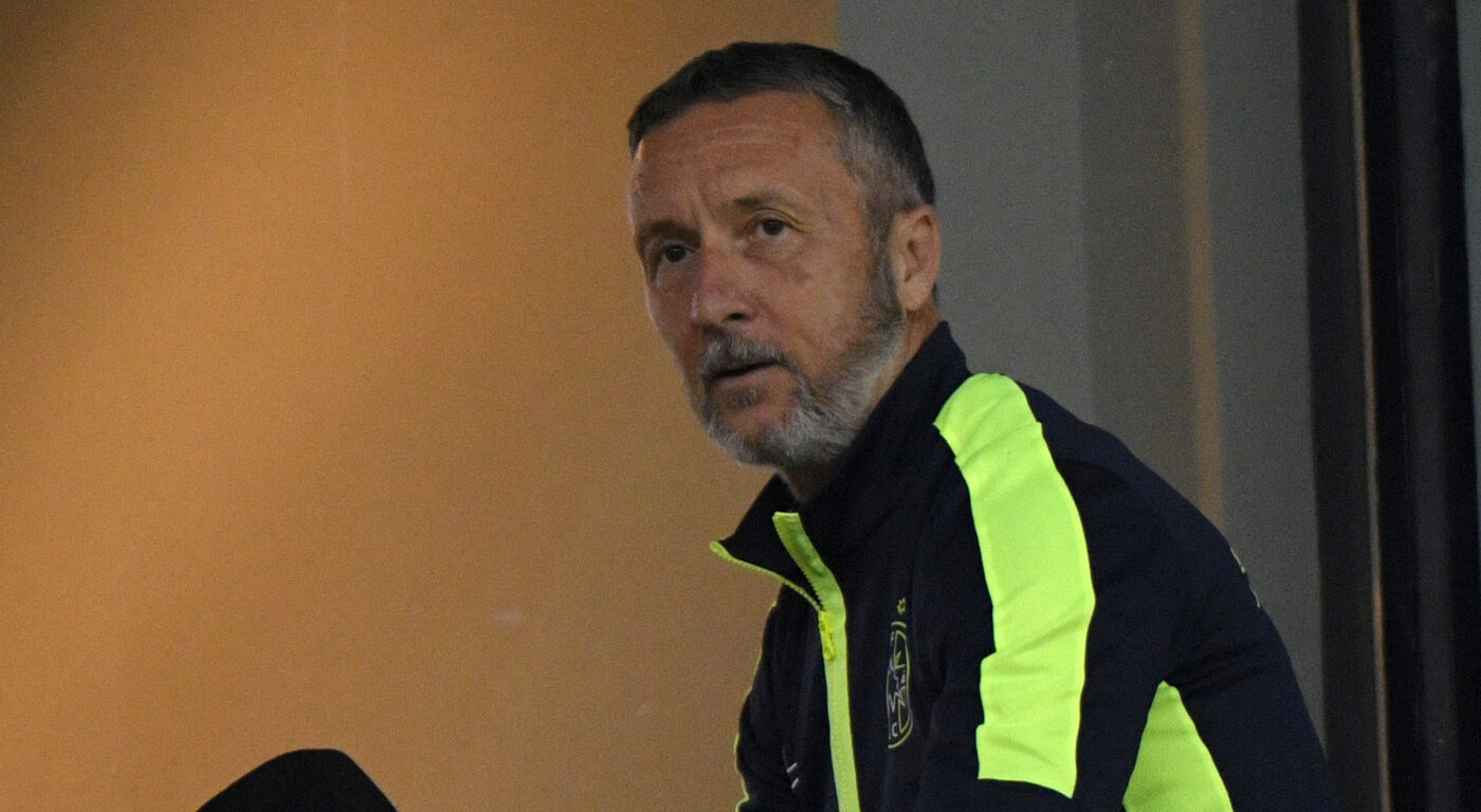 Mihai Stoica a răbufnit la miezul nopții după ce i-a auzit pe comentatorii de la Antena 1 în România – San Marino 7-1. I-a făcut praf cu ironiile lui: „Ireal!”