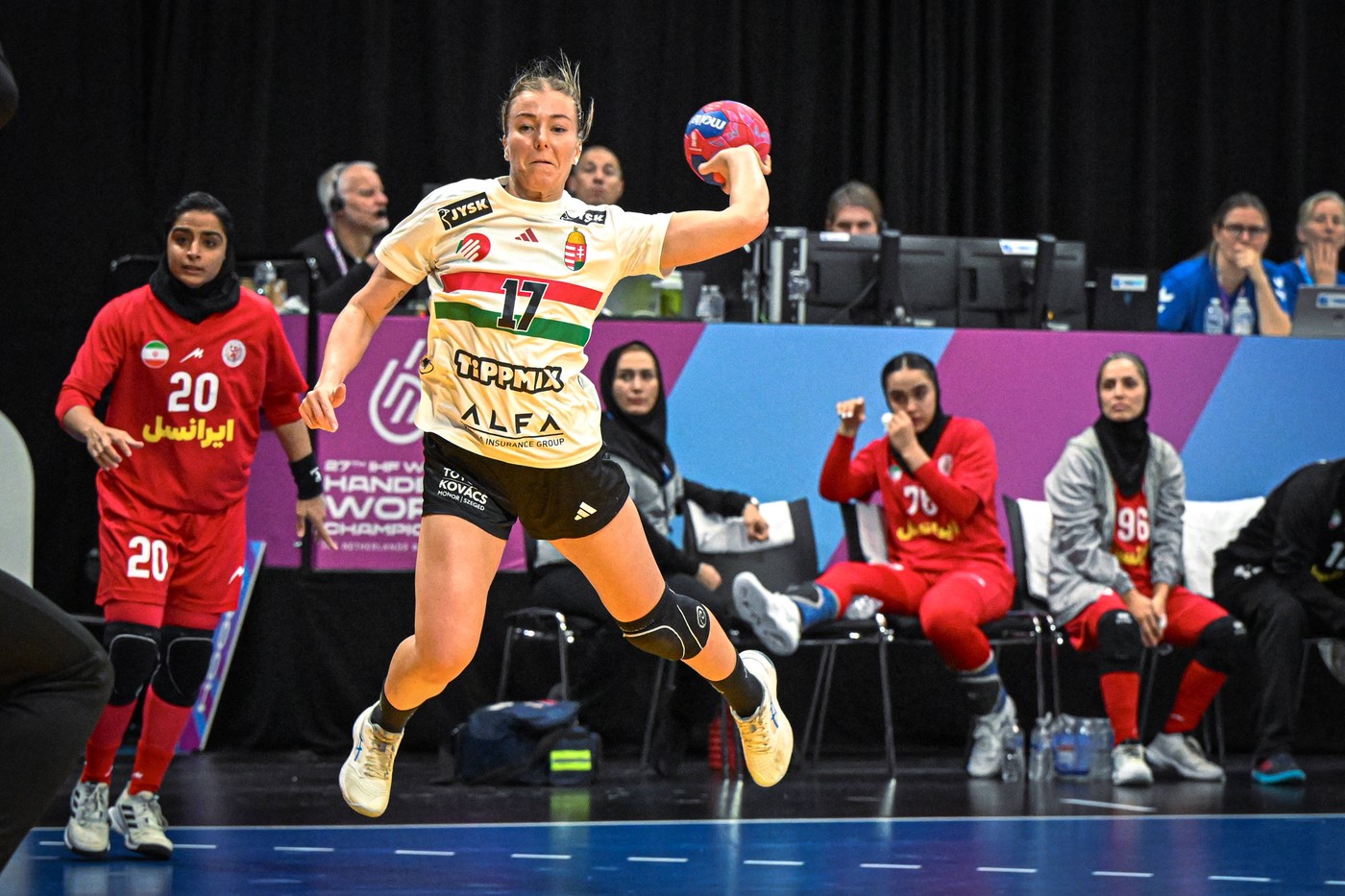 Nimicitoare-Ungaria-a-invins-cu-un-scor-ireal-cu-47-de-goluri-marcate-inaintea-sa-dea-peste-Romania-la-Mondialul-de-handbal.jpg