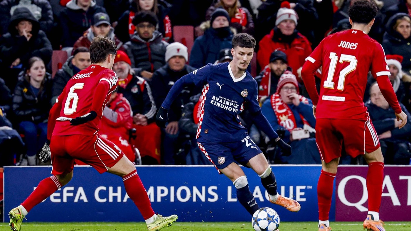 Nota-lui-Dennis-Man-in-victoria-zdrobitoare-obtinuta-de-PSV-pe-terenul-lui-Liverpool-scor-4-1.jpg