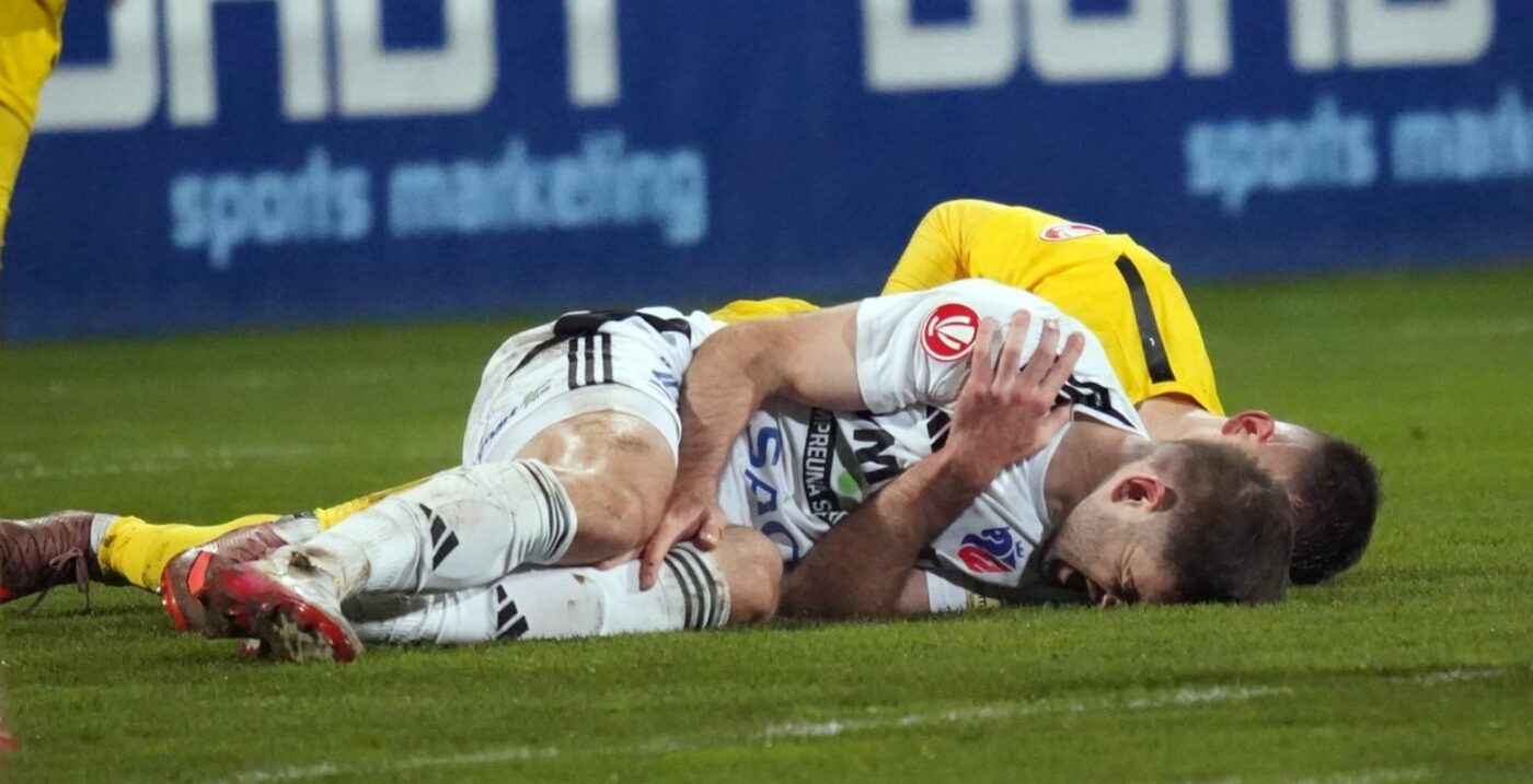 Scandal după Botoșani – Dinamo: „Are fractură la două vertebre!”