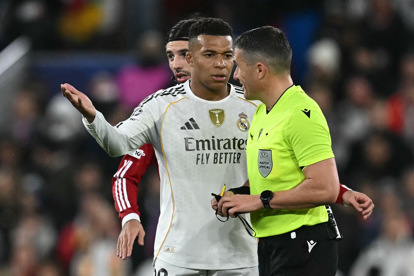 UEFA-a-intervenit-de-urgenta-si-a-explicat-decizia-controversata-luata-de-Istvan-Kovacs-cu-VAR-in-Liverpool-Real-Madrid-1.jpg