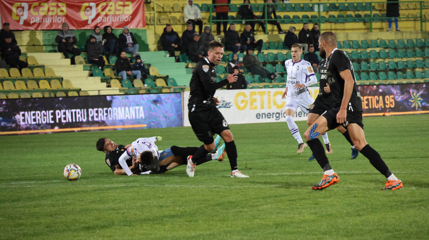 Unirea Slobozia – FC Argeș Live Text Online de la ora 17:30, în etapa 15 din Superliga. Echipele de start. Luptă încinsă la mijlocul clasamentului