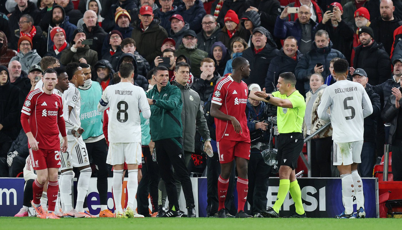 Verdictul-specialistului-distruge-decizia-luata-de-Istvan-Kovacs-cu-VAR-in-Liverpool-Real-Madrid-Arbitrul-englez-care-a-condus-finala-de-Champions-League-n-a-stat-pe-ganduri.jpg