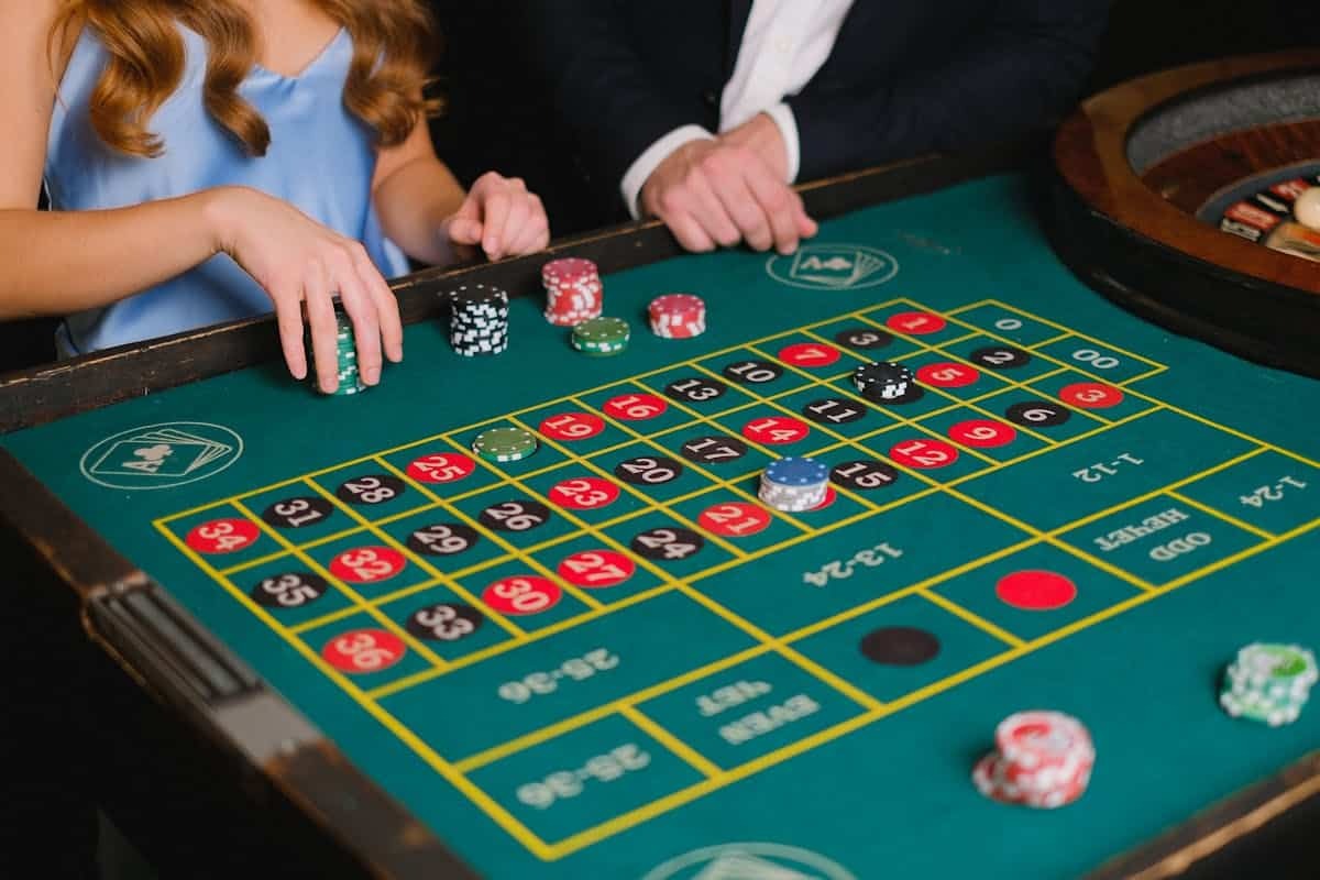 ADVERTORIAL. Cum să compari corect platformele de cazinouri online?