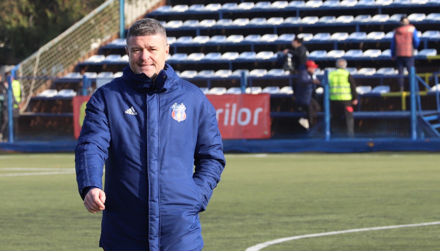 Genul programului: comedie! Daniel Oprița ține Steaua pe loc de play-off, e tot mai atacat, dar conducerea e incapabilă să obțină dreptul de promovare! Antrenorul a răbufnit iar