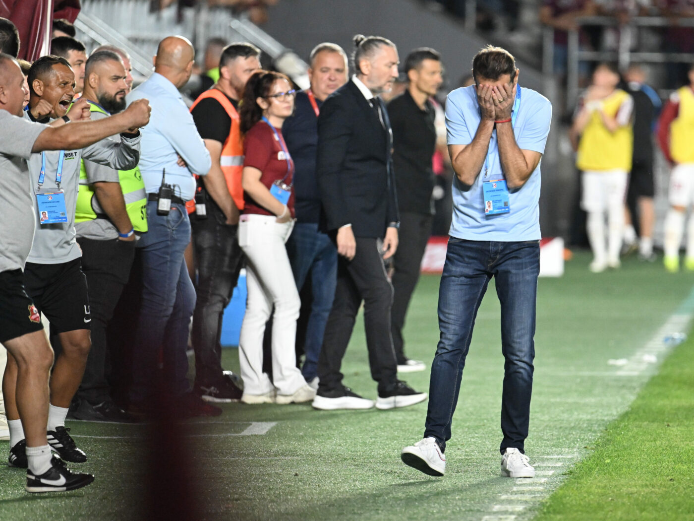 Antrenorul din Superliga a declanșat războiul cu propria conducere! Simte că i se pun piedici: „Nu merit bălăcăreli”