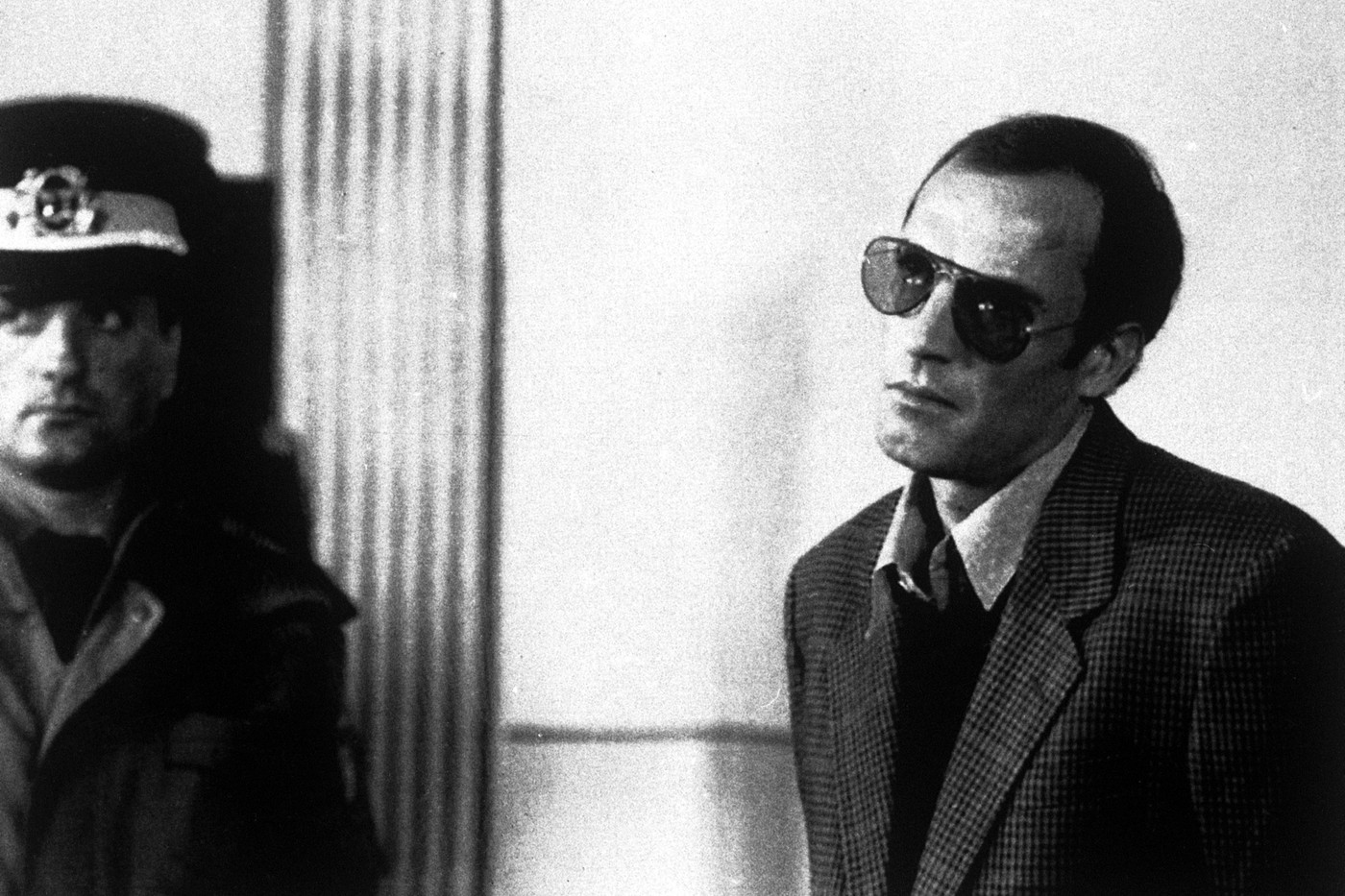 Azi are salariu de nabab, dar apartamentul de 200 de metri pătrați de pe Dacia l-a luat după intervenția personală a lui Nicu Ceaușescu: „Mi-am făcut două dormitoare și jacuzzi”