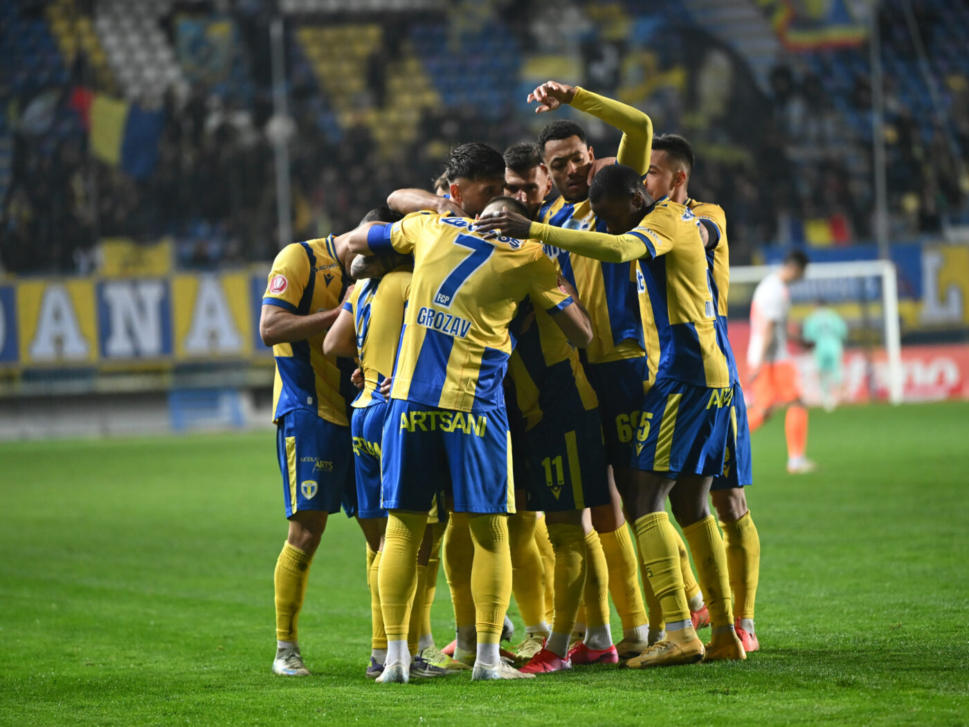 Borna atinsă de unul dintre veteranii Superligii! Moment important în cariera fotbalistului care a debutat acum 19 ani