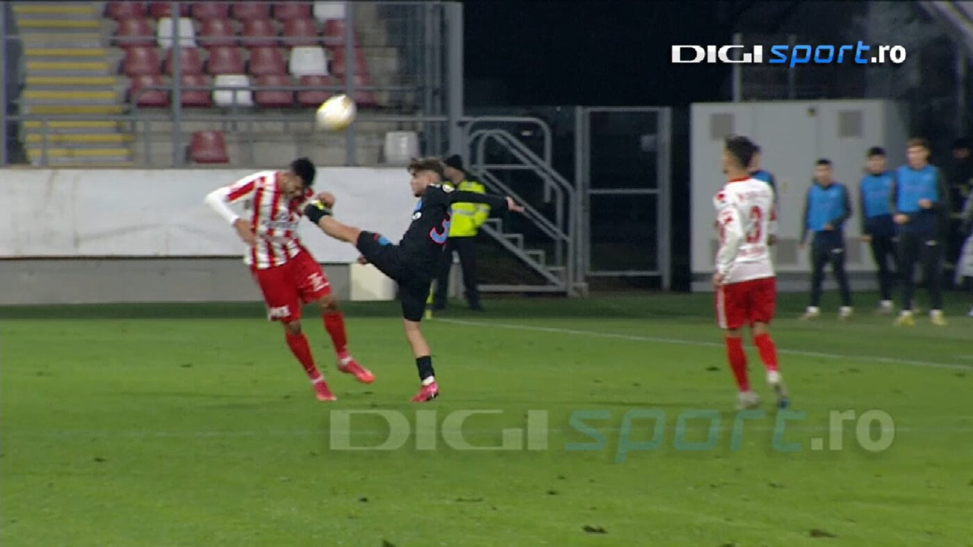 Ce prostie a făcut tânărul titularizat de Gigi Becali în UTA – FCSB! Arbitrul i-a arătat cartonașul roșu pentru un gest inconștient