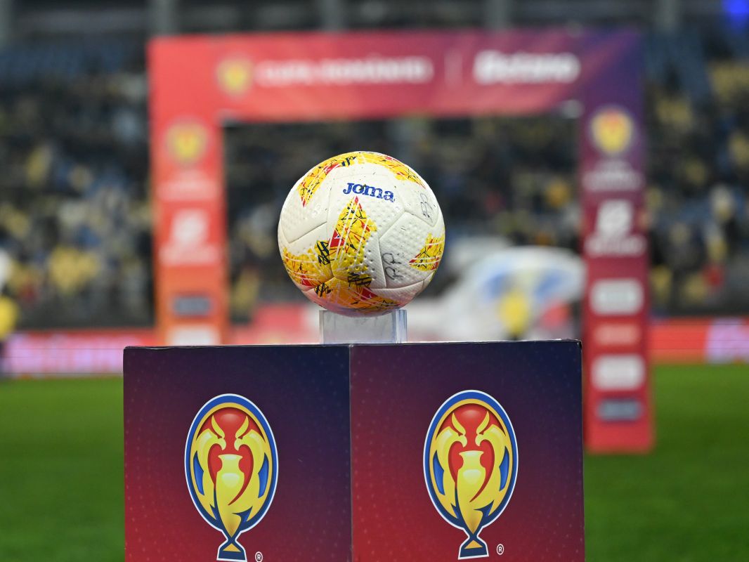 Conducerea clubului din Superliga, ce ar avea datorii de opt milioane de euro, reacție despre varianta falimentului