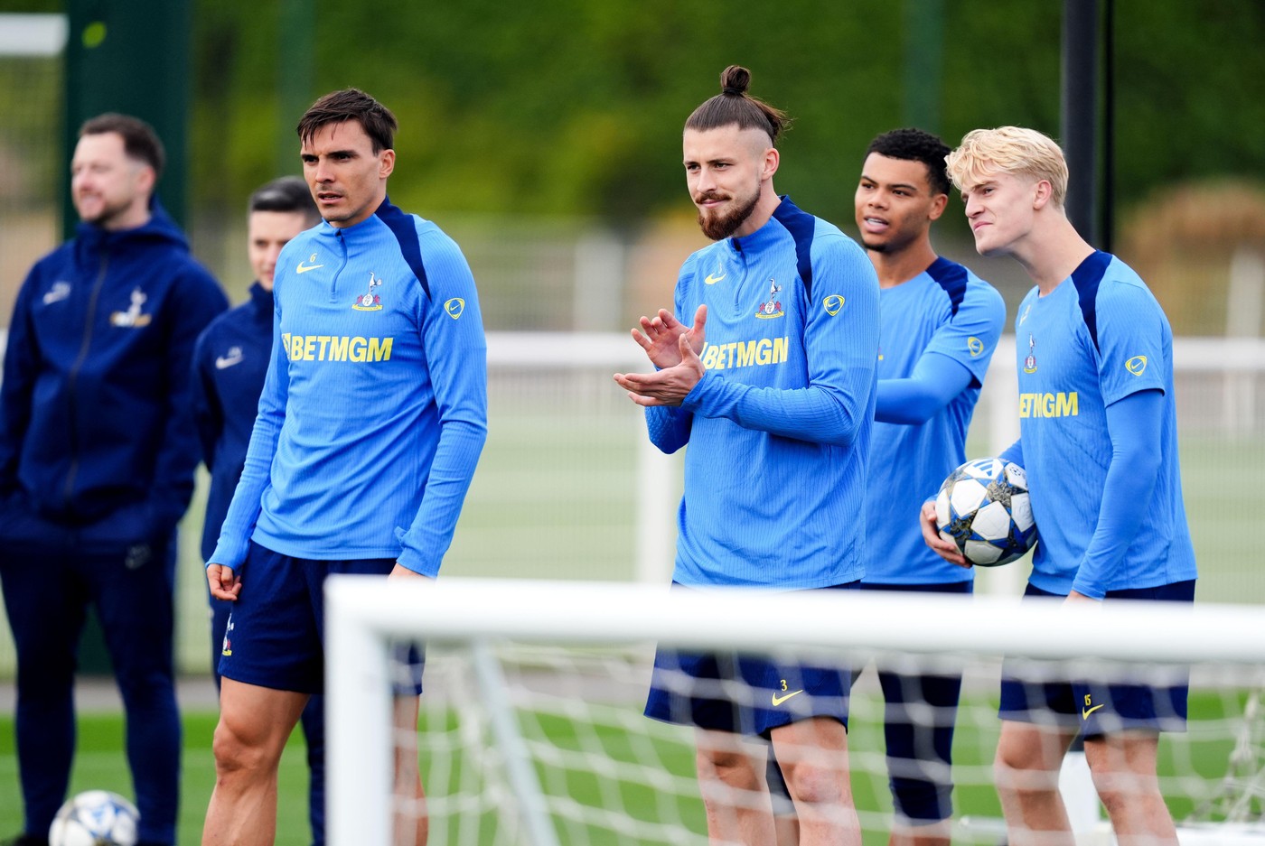 Cristi Chivu vrea să-l transfere pe colegul lui Radu Drăgușin! Cine este jucătorul care ar putea să ajungă la Inter