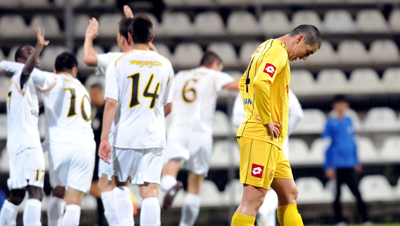 Cunoscutul fotbalist român a ajuns să ceară bani pe stradă după ce și-a pierdut averea și a fost părăsit de familie: „Era boschetar, mi-a cerut un leu”