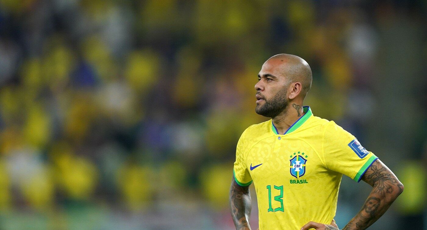 Dani Alves se întoarce pe teren la 44 de ani. Unde va evolua fundașul brazilian după eliberarea din închisoare