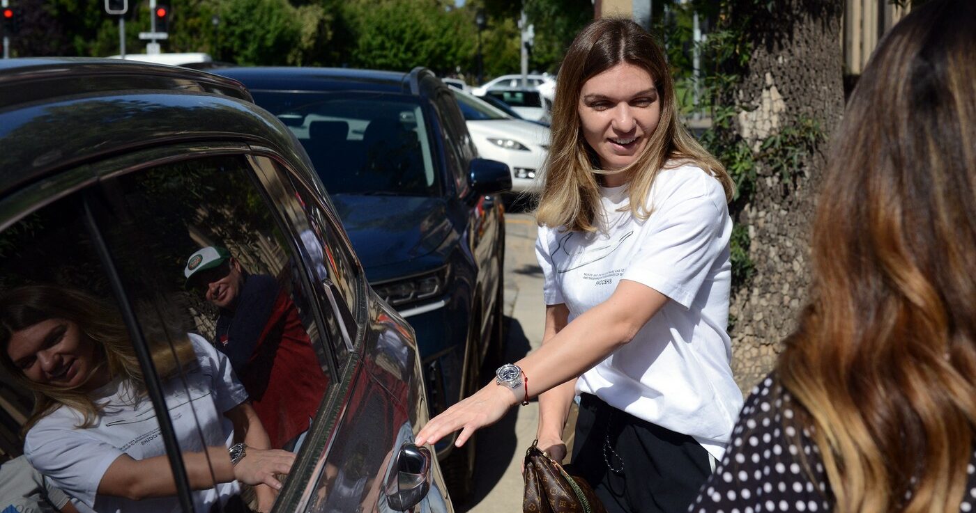 Decizia luată de Simona Halep în ziua în care îl sărbătorește pe bărbatul căruia îi datorează totul! Look fresh pentru româncă, de Sfântul Nicolae. FOTO