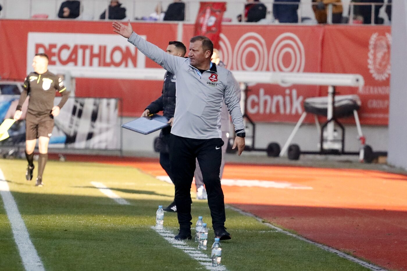 Dorinel Munteanu, aflat într-o relație rece cu Gigi Becali, a reacționat când a auzit că fotbalistul său va negocia transferul la FCSB!