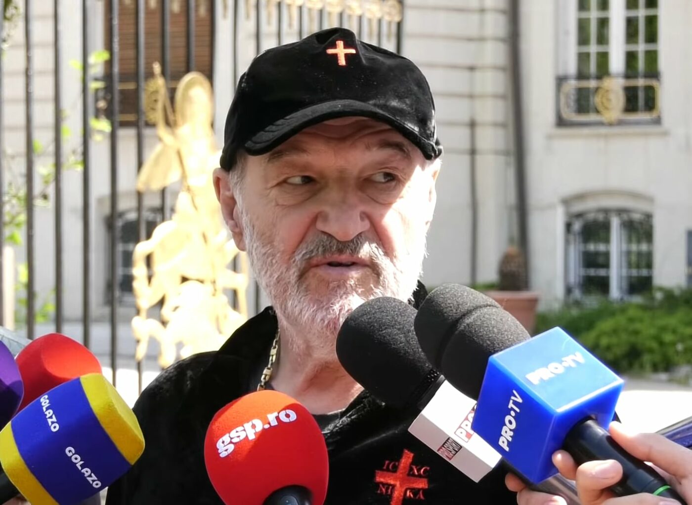 E gata! Fotbalistul a acceptat oferta FCSB și Gigi Becali a dezvăluit salariul: „Avem nevoie, suntem praf!”