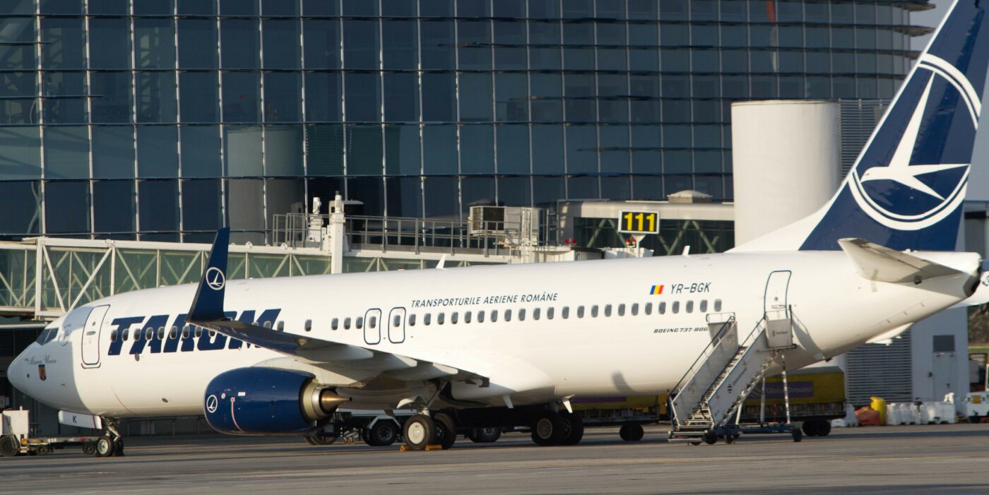 Fotbaliștii din naționala României au petrecut noaptea cu două voleibaliste de la Dinamo și au ratat avionul! „A fost un șpriț și nu ne-a trezit cine trebuia”