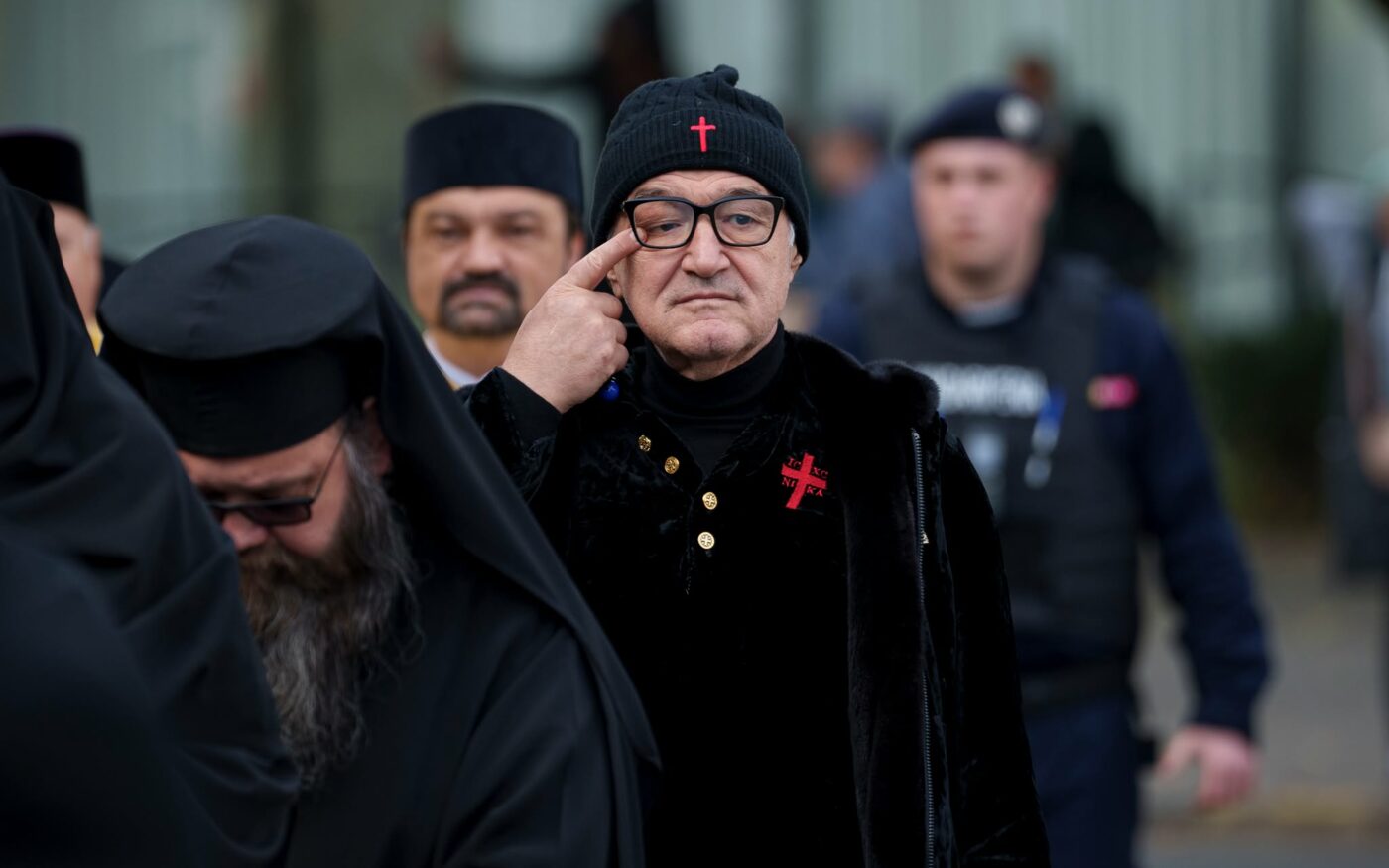 Gigi-Becali-miracol-de-Craciun-a-salvat-un-milionar-din-IT.-„Voiam-sa-ma-sinucid-e1766736648776-1400x875.jpg