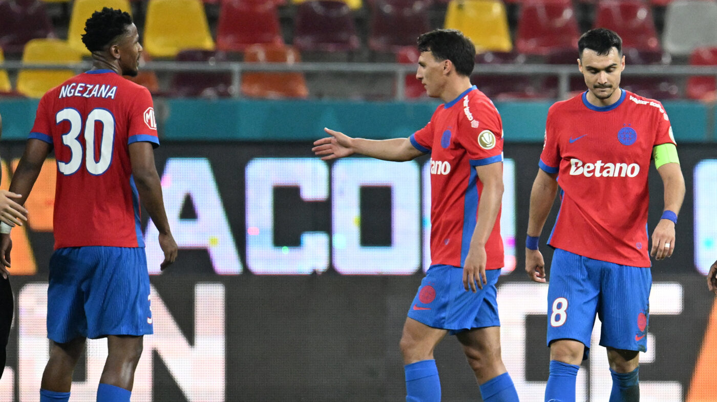 Gigi Becali n-a mai suportat şi i-a dat afară din echipă la pauza meciului FCSB – Dinamo. Cei doi fotbalişti, out după 45 de minute