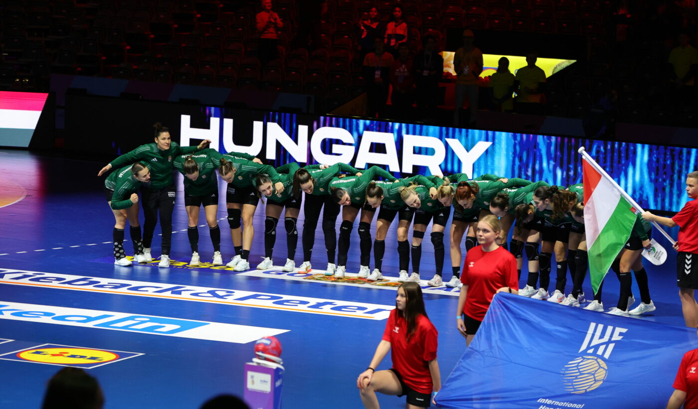 Meciul-anului-pentru-Ungaria-la-Campionatul-Mondial-de-handbal-feminin-si-cel-mai-dur-sfert-de-finala-posibil-scaled-e1765373558677-1400x821.jpeg
