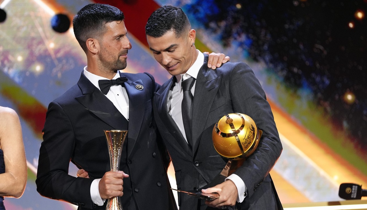Moment-istoric-cu-Cristiano-Ronaldo-si-Novak-Djokovic-pe-aceeasi-scena-fiind-premiati-„Pentru-mine-e-un-exemplu.jpg