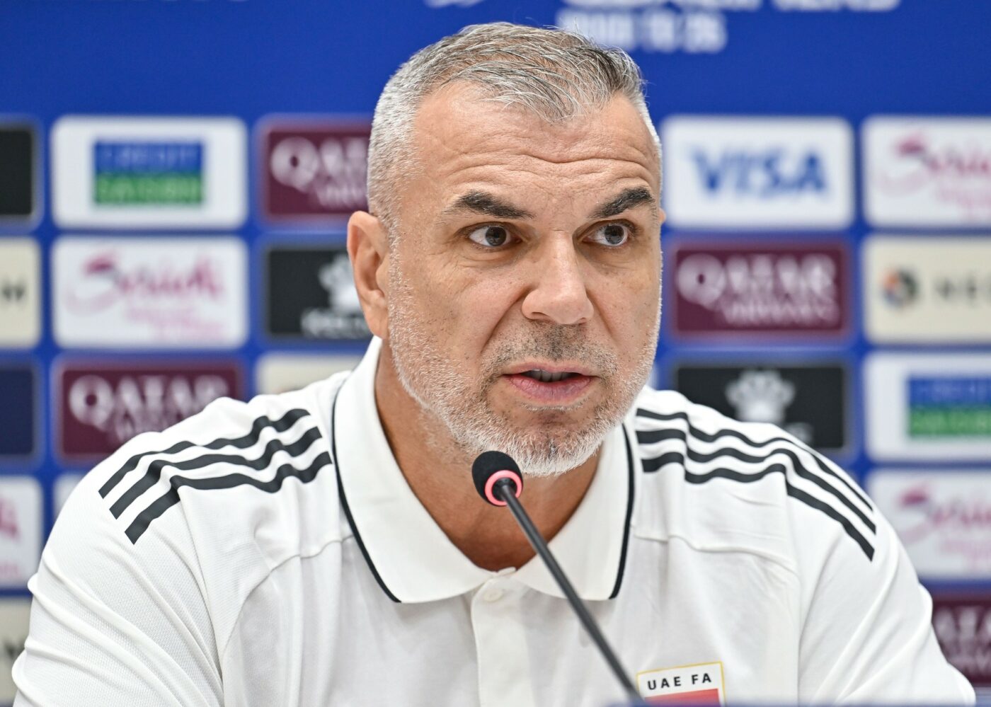 Olăroiu a făcut iureș după ce a dus naționala din Emirate în semifinale!
