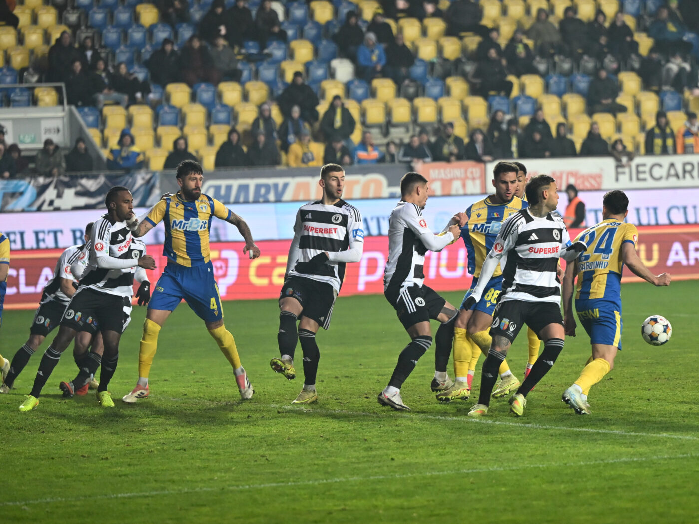 Clubul din Superliga României este „pe plus” în ultimii doi ani și nu vrea să-și vândă golgheterul. EXCLUSIV