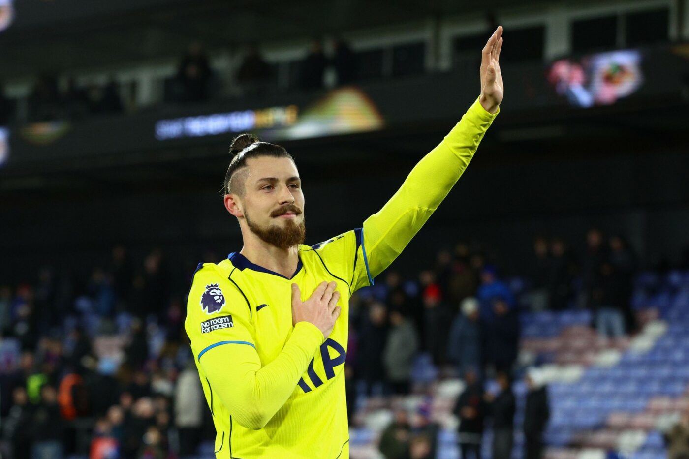 Radu Drăgușin i-a „topit” pe englezi cu reacția sa emoționantă după revenirea la Tottenham: „Am știut că va fi lumină la capătul drumului”