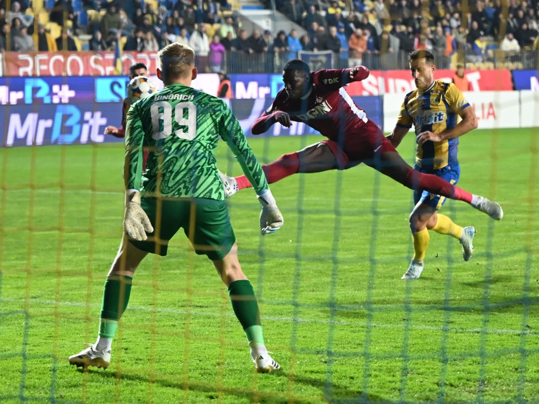 Răsturnare de situație la CFR Cluj. Ce se întâmplă cu Zouma. „Nu pot să spun asta acum”. EXCLUSIV