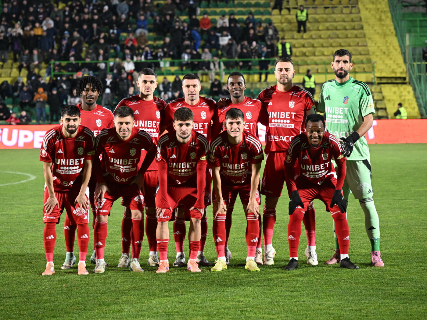 Revelația Superligii, la ora bilanțului! „Nu putem face transferuri, fotbaliștii susțin că soțiile nu pot ajunge aici la mall”. EXCLUSIV