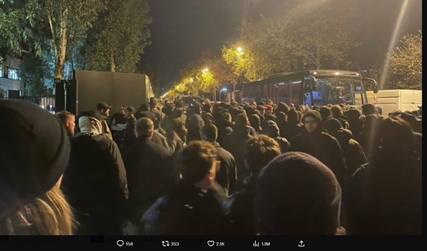 Scene șocante în Franța! Suporterii furioși i-au atacat pe jucători: „A fost lovit și scuipat!”