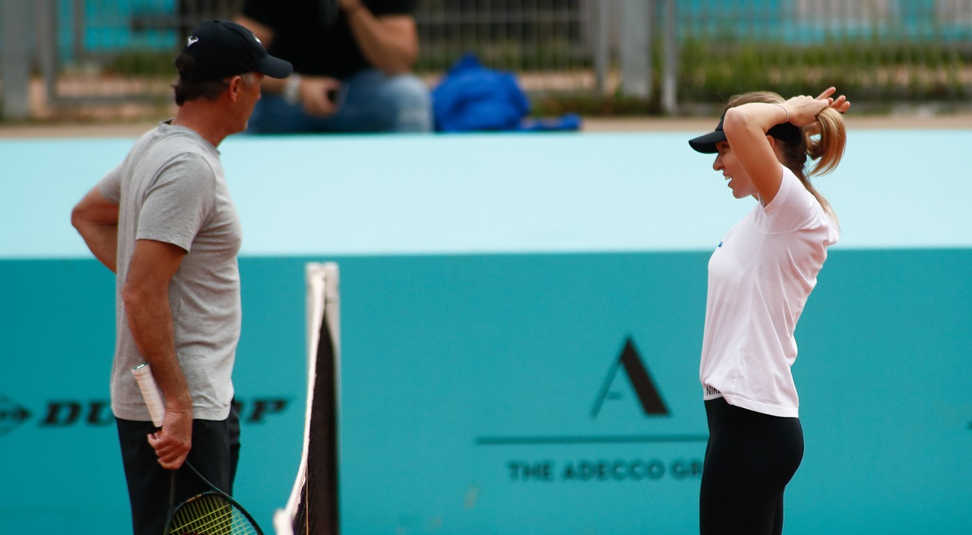 Simona-Halep-antrenata-din-nou-de-Darren-Cahill.-Romanca-s-a-pregatit-alaturi-de-Jannik-Sinner-si-a-aprins-imaginatia-tuturor.jpg