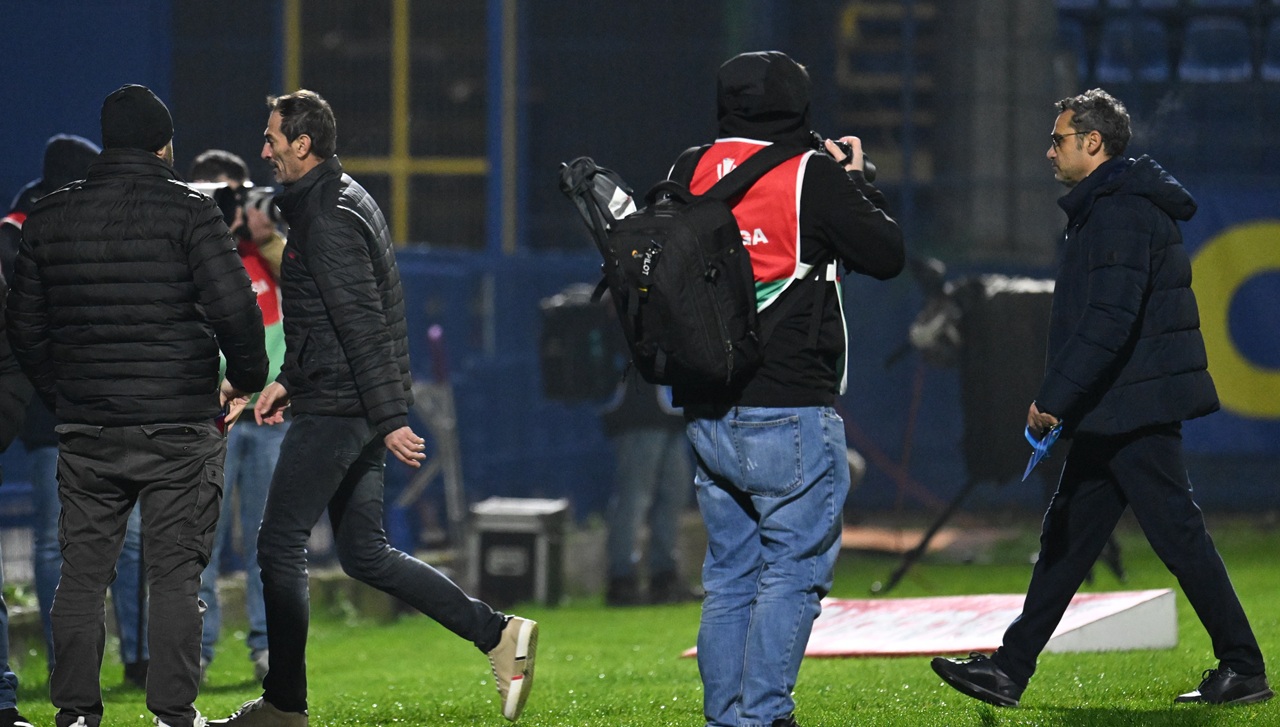 Surpriză mare în Superliga! Antrenorul negociază rezilierea contractului