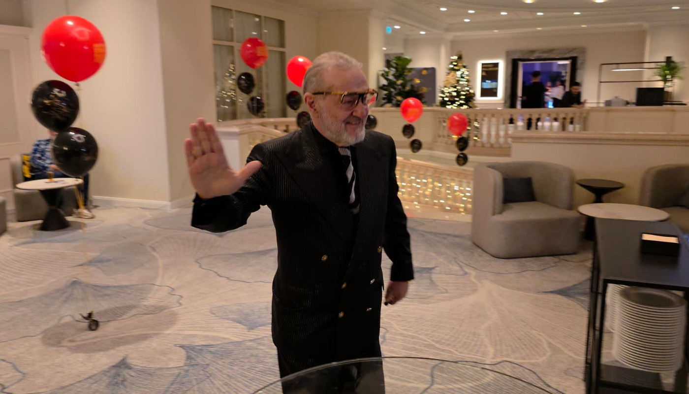 Un polonez l-a făcut pe Gigi Becali să-i plătească 150.000 de euro, apoi a plecat în Bahrain, India și Iordania. Ce a ajuns să facă acum