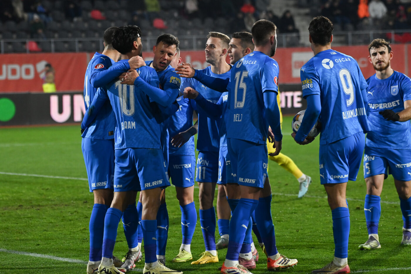 Universitatea Craiova şi AEK Atena s-au mai duelat în 2019, în Europa League. Ghinion maxim pentru olteni, la returul din Grecia. Special