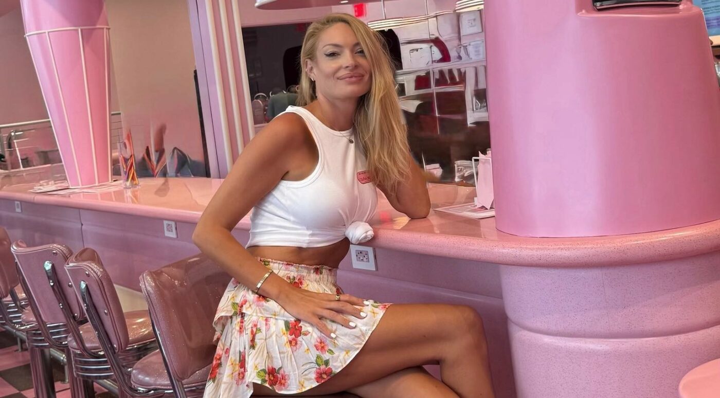 Valentina Pelinel, apariție în piele la 45 de ani şi un mesaj misterios: „Pregătită pentru un nou capitol”