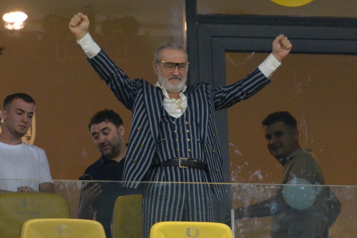 „Pac, pac, pac”. Gigi Becali a spus în direct de ce nu i-a fost teamă deloc în FCSB – Rapid 2-1
