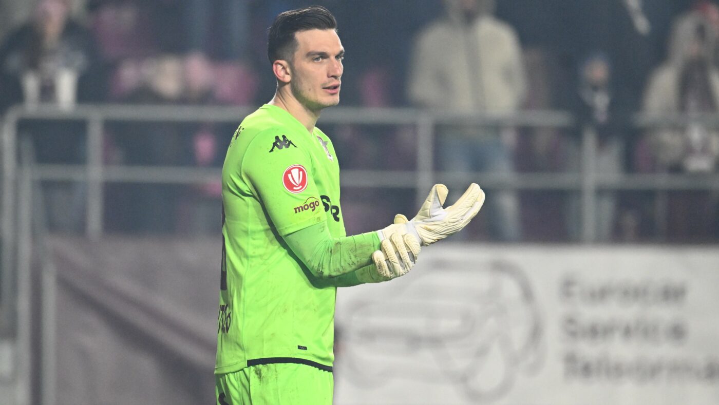 DECLARAȚII Aioani a făcut praf decizia arbitrilor din cea mai controversată fază a meciului Rapid – U Cluj 0-2: „Nu înțeleg cum a putut să dea așa ceva!”