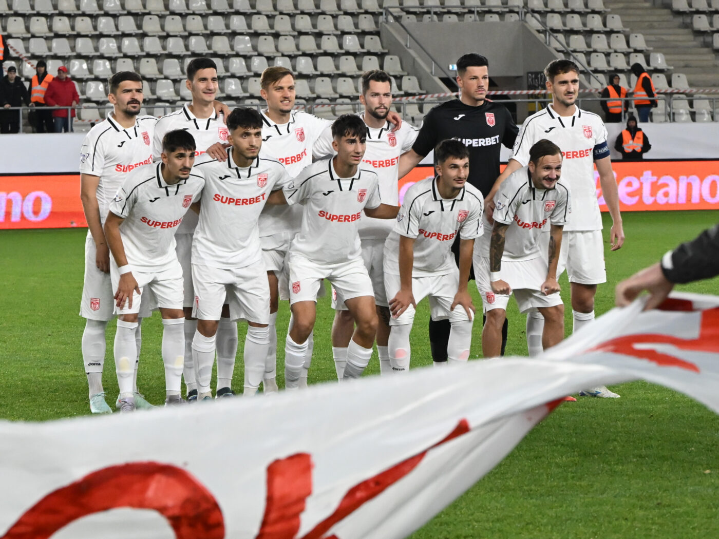Decizii surprinzătoare la CS Dinamo! Florin Bratu renunță la primii doi căpitani ai echipei: ”Ni se spunea că suntem jucători importanți și putem face ceva la echipa aceasta”