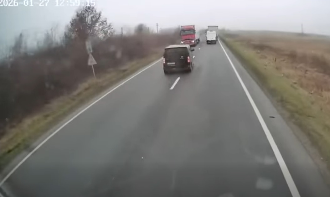 EXTRA Carnagiu pe şoselele din România! Au murit 7 suporteri într-un accident rutier