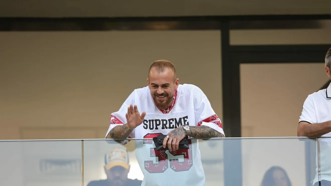 „Simona Halep, eşti pregătită?”. Campioana s-a trezit cu un mesaj pe nepusă masă de la Denis Alibec