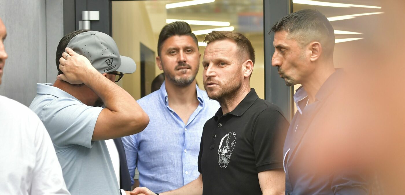 Cum a ajuns atacantul dinamovist la marea rivală! „Mi-a zis: «Haide, mă, la FCSB» / «Du-te, bă, de aici, ce naibii?»”