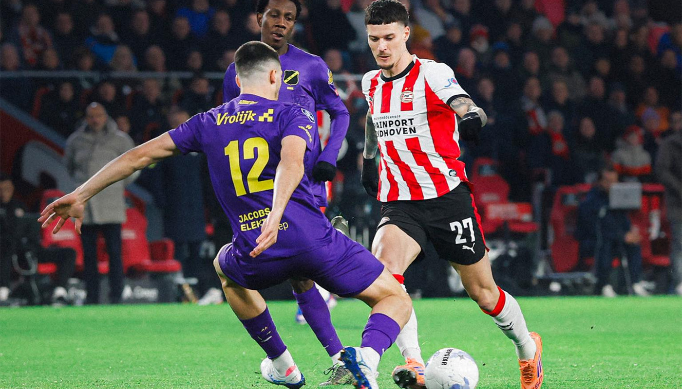 Dennis Man, ce dezamăgire! Ce notă a luat după ce a fost schimbat la pauză în PSV – Bayern Munchen