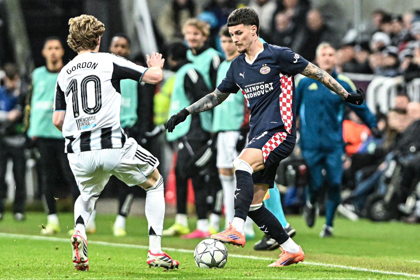 Dennis-Man-ramane-fara-antrenor-la-PSV-Anuntul-venit-din-Olanda-in-seara-esecului-dureros-din-Liga-Campionilor.jpg