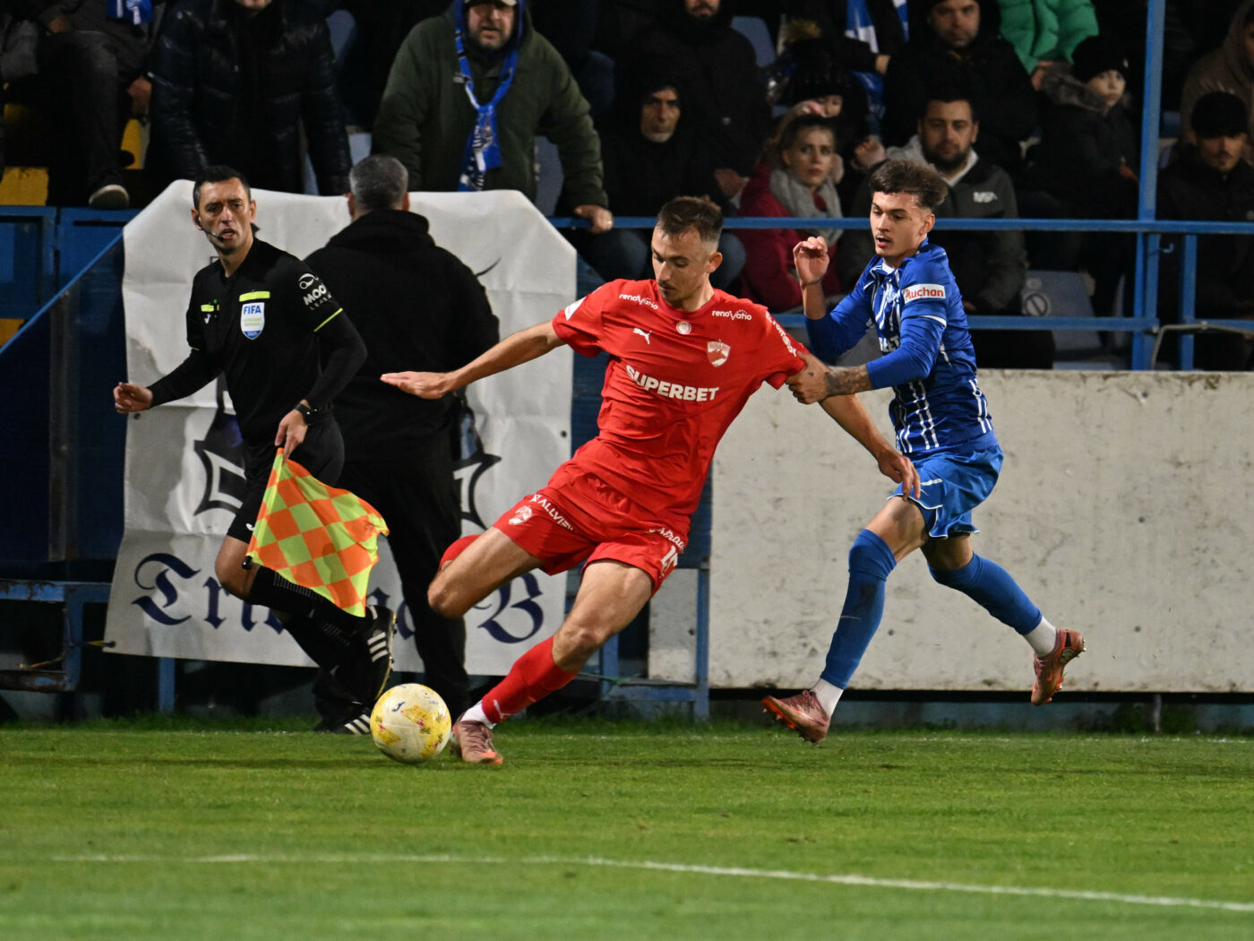 Dinamo îl poate pierde pe Stoinov pe o sumă mică! Impresarii nu vor să accepte o clauză mai mare: „Discuții complicate”