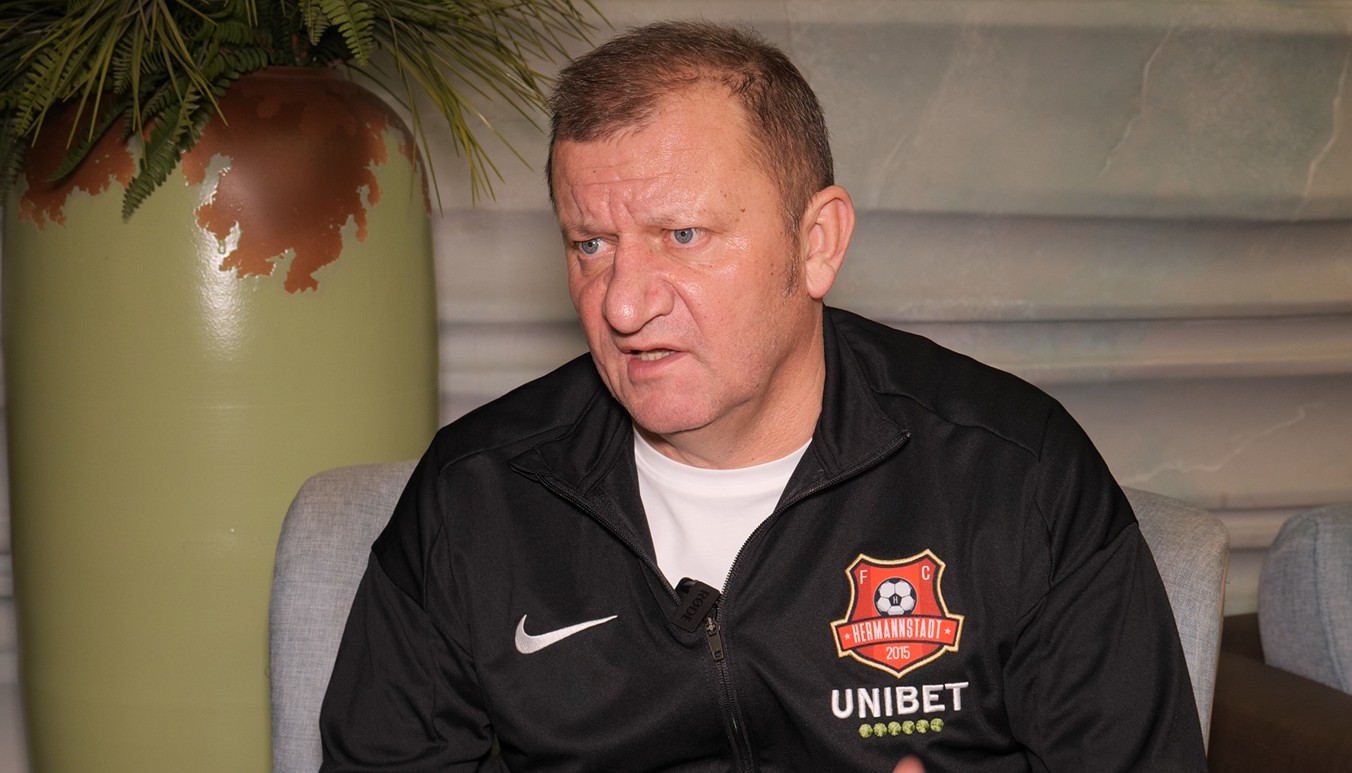 Dorinel Munteanu e în „vervă” la Hermannstadt: a dat afară 4 jucători! Lovitură dură pentru varianta propusă de Gino Iorgulescu: „Nu contează numărul”. EXCLUSIV