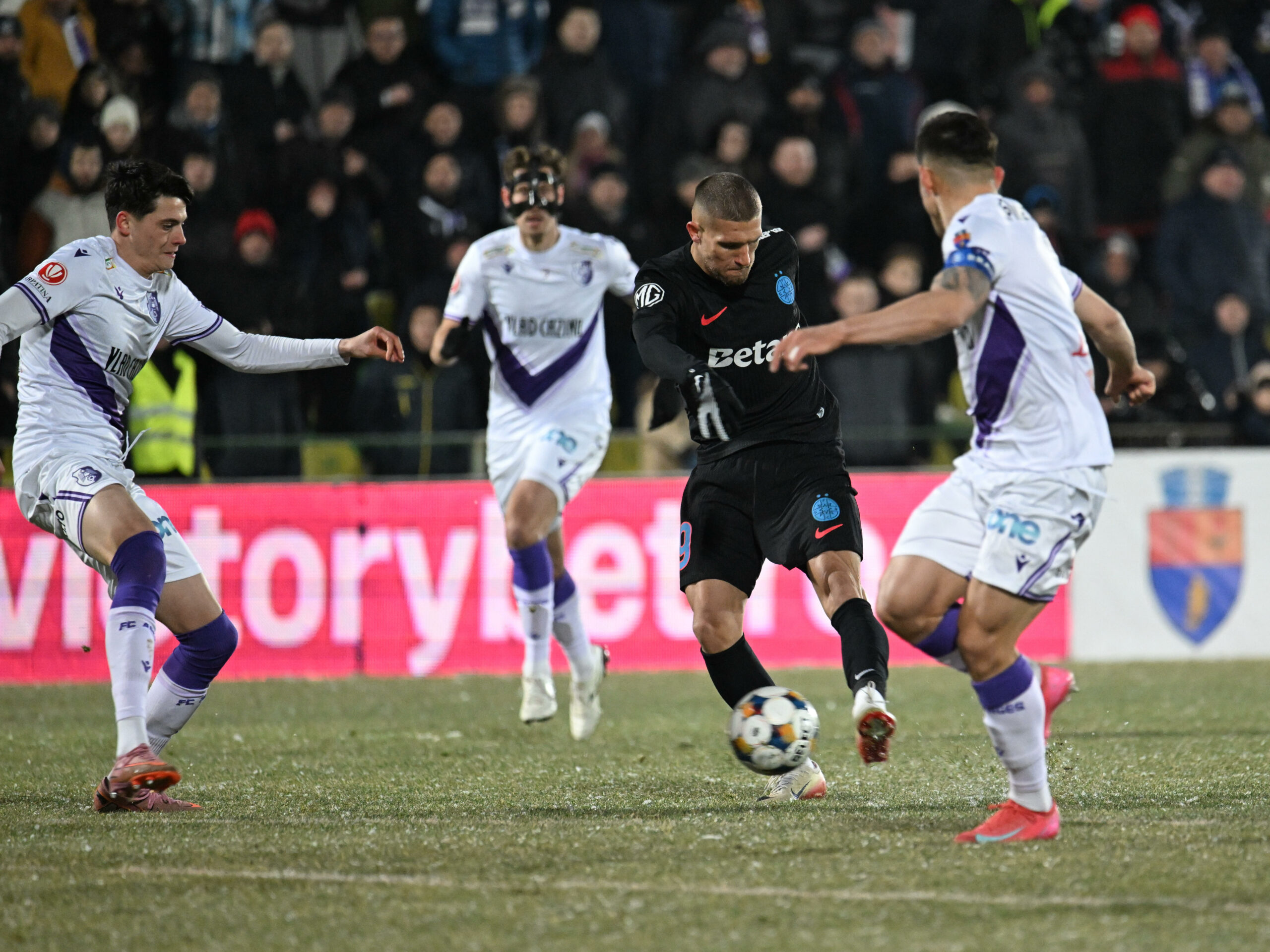 LIVE FC Argeș – FCSB 1-0, Live Text Online, în etapa 22 din Superliga. A început repriza a doua!